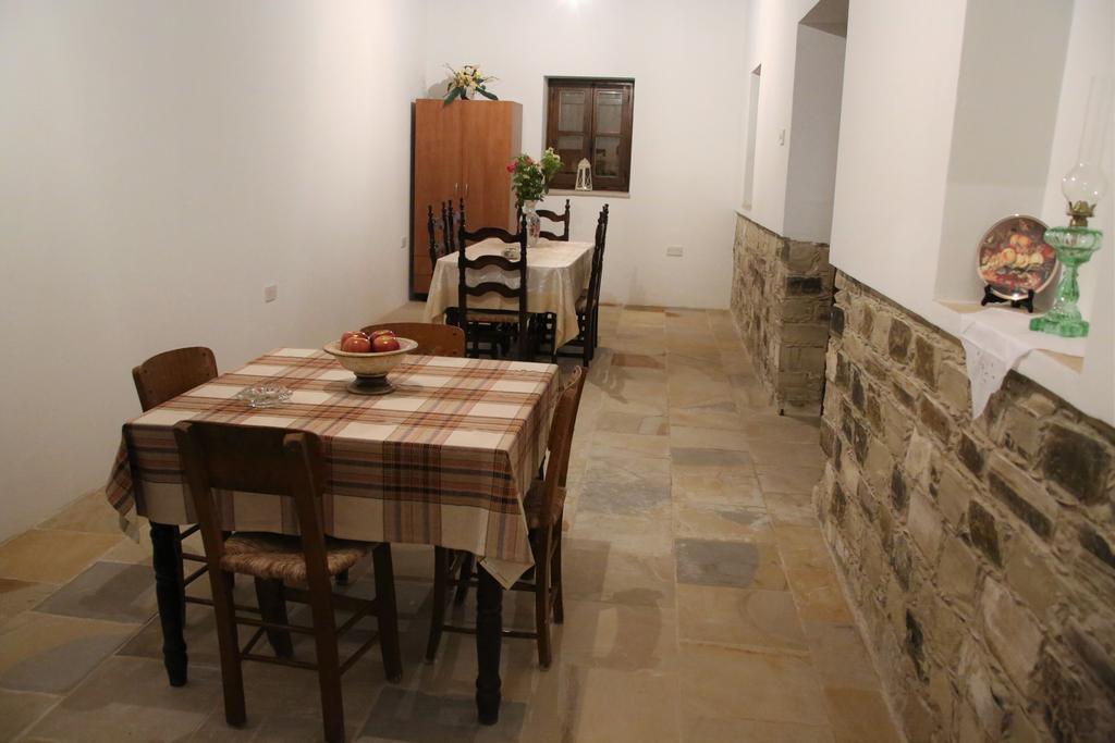 Charoullas Traditional Mansion Villa Alaminos Buitenkant foto