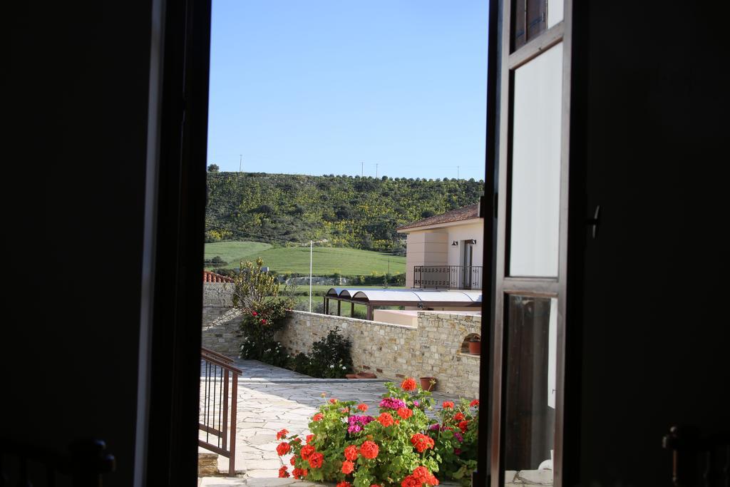 Charoullas Traditional Mansion Villa Alaminos Buitenkant foto