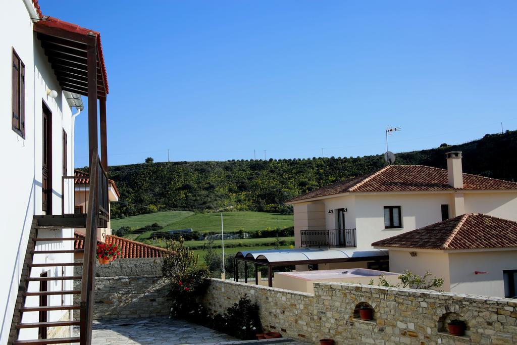 Charoullas Traditional Mansion Villa Alaminos Buitenkant foto