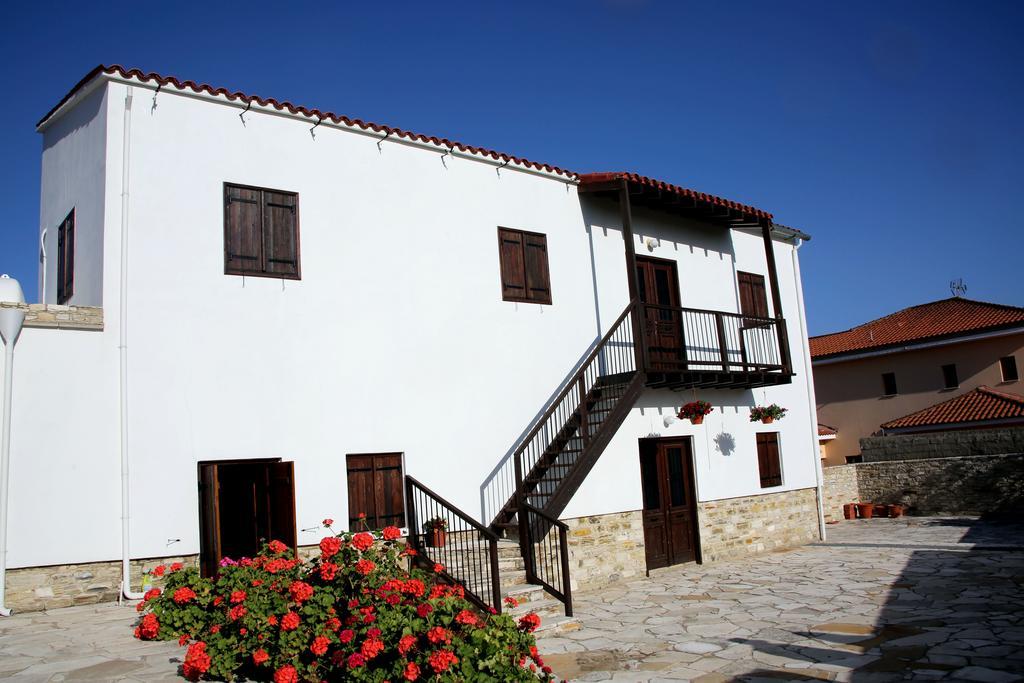 Charoullas Traditional Mansion Villa Alaminos Buitenkant foto